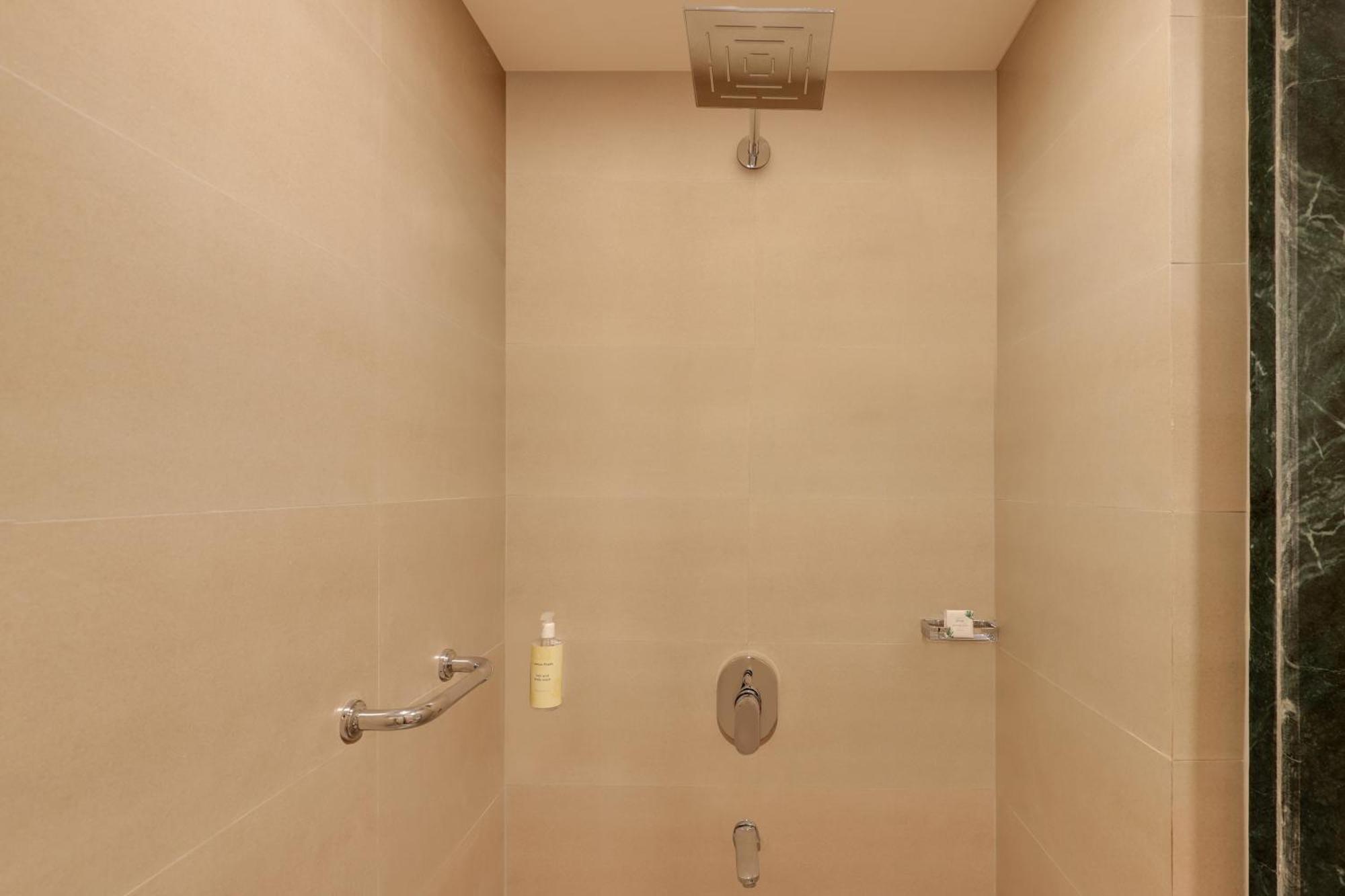 Lemon Tree Hotel, Rishīkesh المظهر الخارجي الصورة
